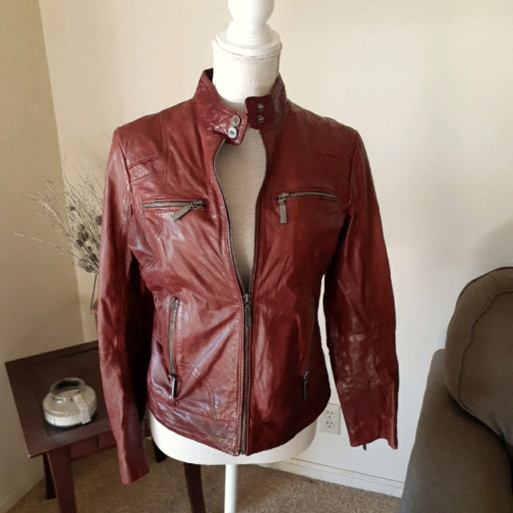 Bernardo Leather jacket. Size/ Sm Good con…